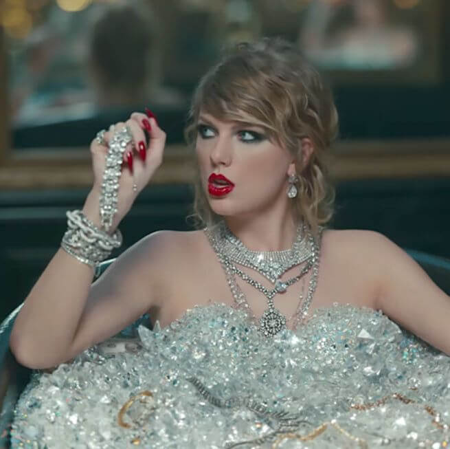 Taylor Swift: Ωδή στα πιο iconic nail looks της